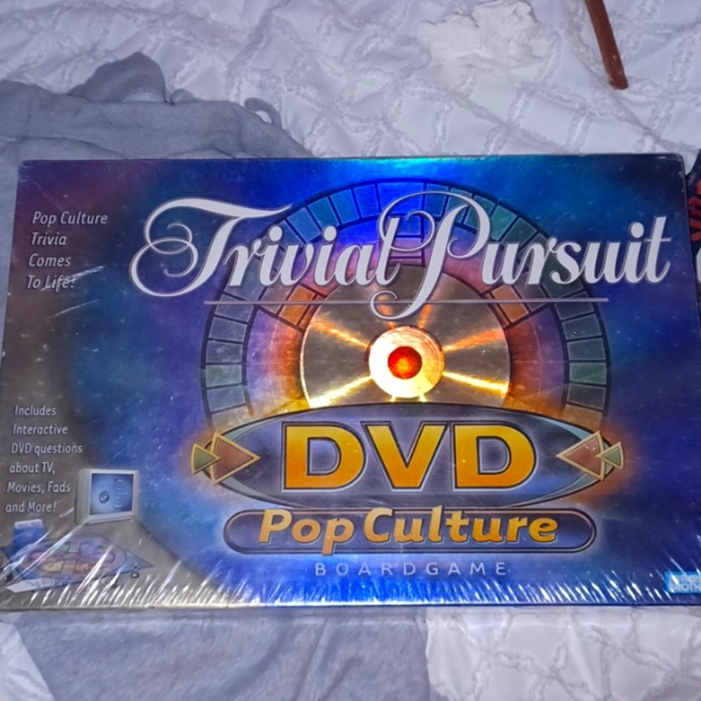 Trivial pursuit dvd pop culture board game